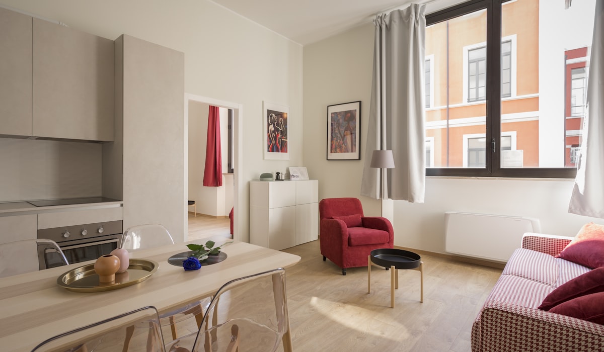 כיצד למקסם הכנסות מנכס Airbnb – 10 טיפים מקצועיים