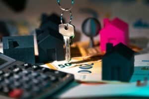 מחשבון, מפתח ודגם בית להמחשת עלות ניהול Airbnb ודירות נופש